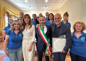 Cittadinanza onoraria a Riccardo Milani e Virginia Raffaele: Gioia dei Marsi rende omaggio a “Un Mondo a parte”