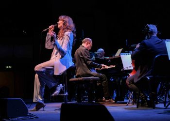 Alice canta Battiato con I Solisti Aquilani all’Arena dei fiori di Montesilvano