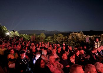 I Cantieri dell’Immaginario a Santa Maria ad Cryptas, “La Favola De André” scalda il cuore di Fossa