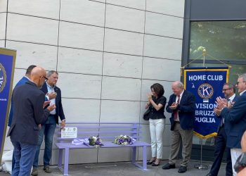 Inaugurata all’Aquila “Panchina Lilla” contro disturbi comportamento alimentare
