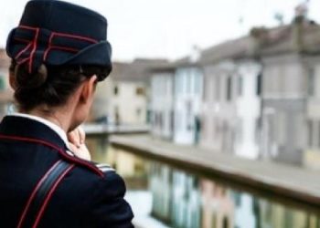 Morde naso carabiniera durante un arresto: il SAP al fianco di tutte le Forze dell’Ordine