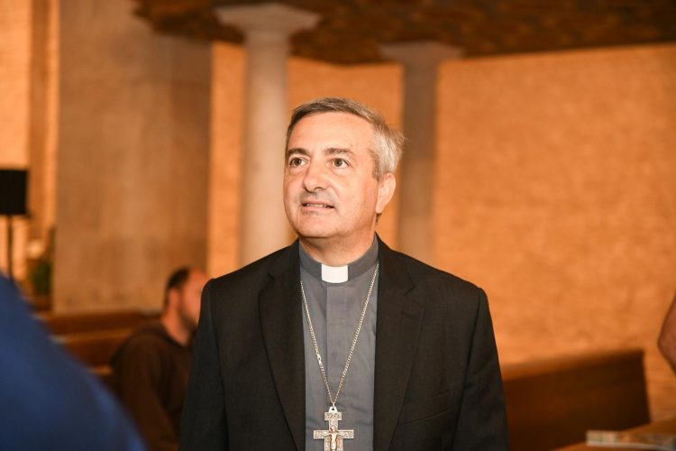 Abruzzo ad Assisi, Regione e Chiesa insieme per offrire l’olio sulla tomba di San Francesco