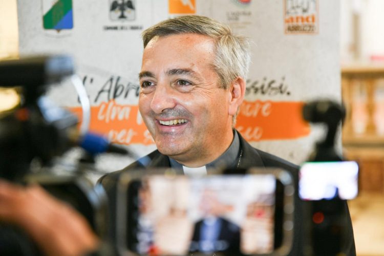 Abruzzo ad Assisi, Regione e Chiesa insieme per offrire l’olio sulla tomba di San Francesco