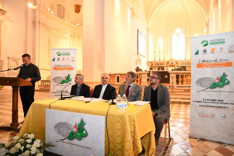Abruzzo ad Assisi, Regione e Chiesa insieme per offrire l’olio sulla tomba di San Francesco