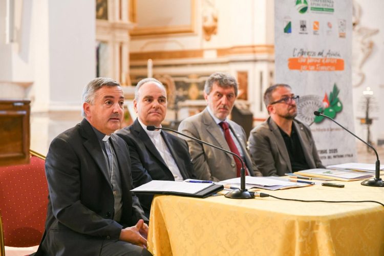 Abruzzo ad Assisi, Regione e Chiesa insieme per offrire l’olio sulla tomba di San Francesco