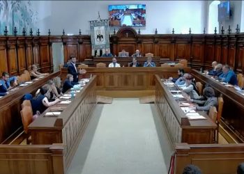 Consiglio comunale L’Aquila: ok a ordine del giorno a sostegno dei 150 lavoratori Asl 01