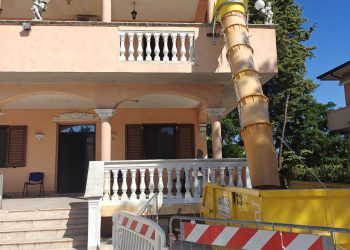 Povertà estrema e senza dimora: via lavori primo piano casa di via Tavo sequestrata a criminalità