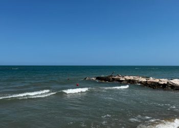 Nonna e bimba, salvataggio in mare