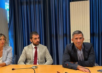 Paolucci e Marinelli su dazi: “Abruzzo sarà fra regioni più danneggiate, regione si attivi e non minimizzi situazione”
