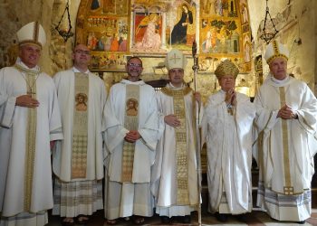 Assisi e L’Aquila unite nel segno Misericordia: firmato Patto di Amicizia tra Porziuncola e Collemaggio