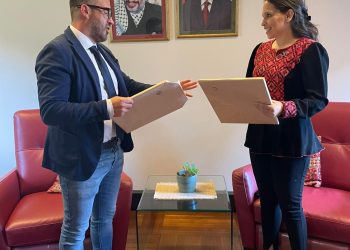 l sindaco di Aielli ricevuto dalla prossima ambasciatrice della Palestina, Mona Abuamara