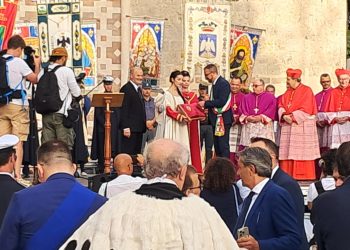 L’Aquila e la Perdonanza hanno affascinato Victoria Fante: Momenti stupore e grandi emozioni per figlia grande scrittore italoamericano