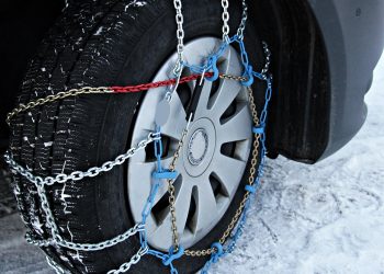 Neve, torna l’obbligo di catene a bordo o pneumatici invernali