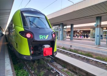 Trenitalia, consegnato in anticipo il 5° treno monopiano elettrico. Le novità