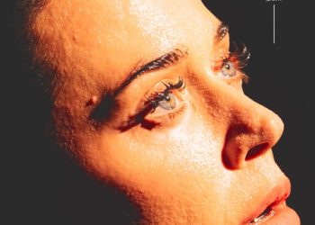 L’atteso singolo Watch It Burn di Katy Perry esce oggi