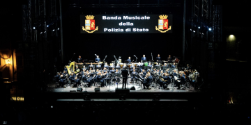 I Cantieri dell’Immaginario: lunghi applausi per Maddalena c’est moi e per la Banda della Polizia di Stato